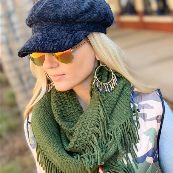 Shimmering Glass bead hoop earrings - Picture 2 of 4